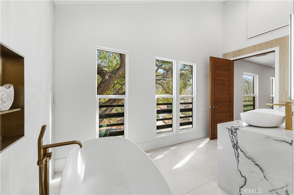 2911 E Chevy Chase DriveGlendale img 47