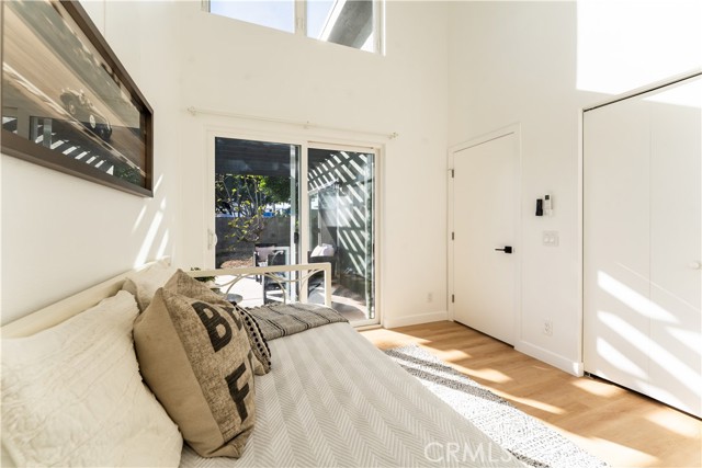 Detail Gallery Image 12 of 33 For 16122 San Fernando Mission Bld, Granada Hills,  CA 91344 - 5 Beds | 5 Baths