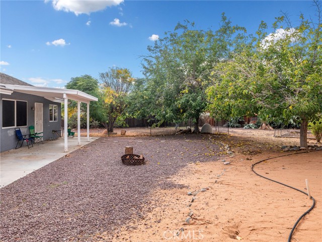 16409 Pauhaska Court, Apple Valley CA: https://media.crmls.org/medias/ba13959f-8504-45db-a493-22568294f05a.jpg