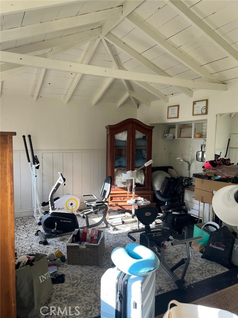 9312 Garden View Avenue, South Gate CA: https://media.crmls.org/medias/ba14a39a-654e-4576-89a6-19b6c907b6bc.jpg
