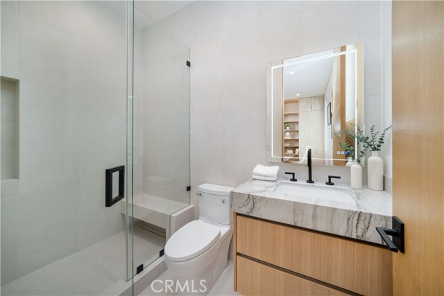 Detail Gallery Image 31 of 52 For 4634 Cedros Ave, Sherman Oaks,  CA 91403 - 4 Beds | 5/1 Baths