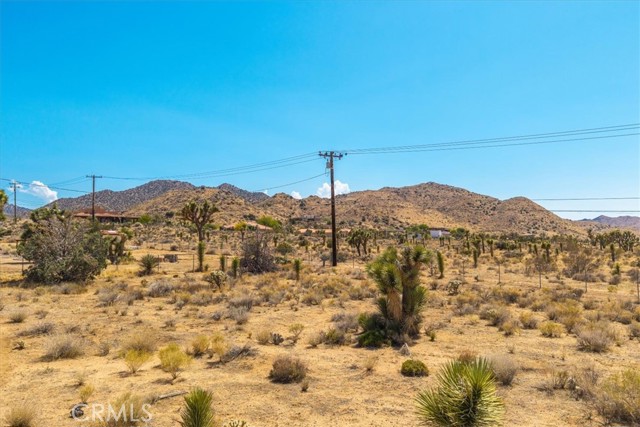 9124 Joshua Lane, Yucca Valley CA: https://media.crmls.org/medias/ba14f89f-31e0-493f-92b3-68528ab8a8ea.jpg