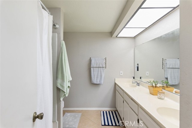 Detail Gallery Image 15 of 19 For 6571 Carioca Ln, Riverside,  CA 92506 - 4 Beds | 2/1 Baths