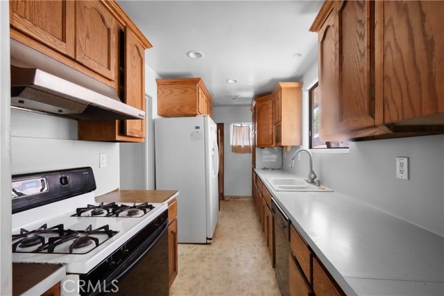 Detail Gallery Image 7 of 24 For 6049 Pennswood Ave, Lakewood,  CA 90712 - 3 Beds | 2 Baths