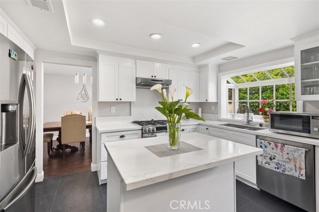 Detail Gallery Image 10 of 47 For 21532 Camino Papal, Lake Forest,  CA 92630 - 5 Beds | 3/1 Baths