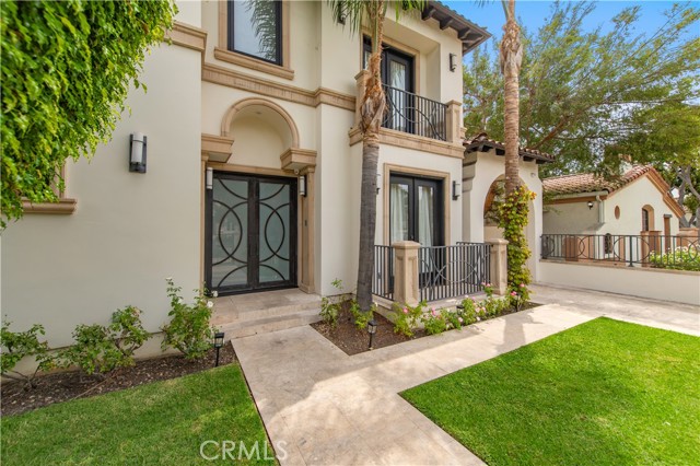 Detail Gallery Image 3 of 39 For 268 S Clark Dr, Beverly Hills,  CA 90211 - 5 Beds | 5/1 Baths