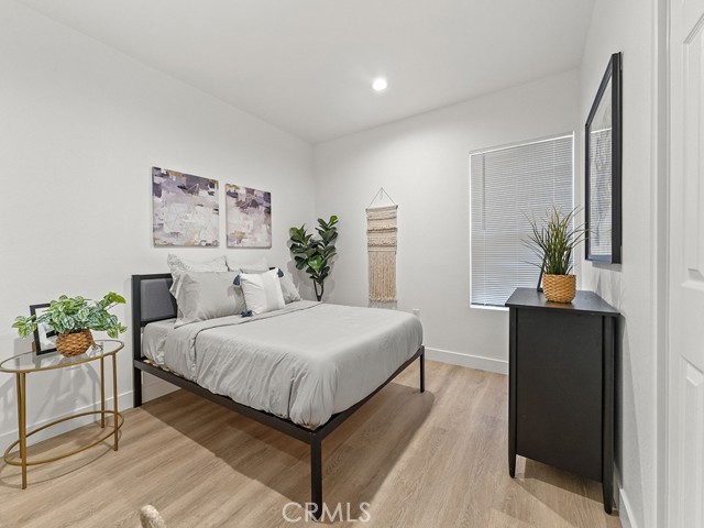 Detail Gallery Image 8 of 13 For 1411 W 7th St, Santa Ana,  CA 92703 - 3 Beds | 2 Baths