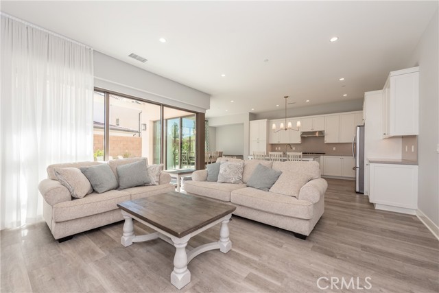 119 Plum Lily, Irvine CA: https://media.crmls.org/medias/ba18991b-ce47-4b0b-ad6b-8d0daf055257.jpg