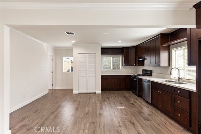 Detail Gallery Image 4 of 34 For 136 N Rampart Bld #3,  Los Angeles,  CA 90026 - 3 Beds | 2 Baths