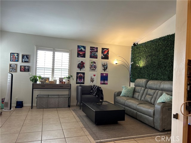 16041 Warmington Lane, Huntington Beach CA: https://media.crmls.org/medias/ba18c1ab-c2bc-4658-9252-955724b75cac.jpg
