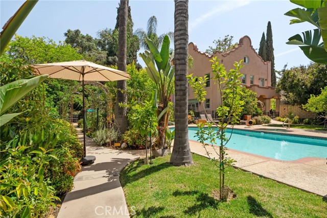 405 W Olive Avenue, Redlands CA: https://media.crmls.org/medias/ba1a4935-853c-455b-9277-c0b03ff82817.jpg