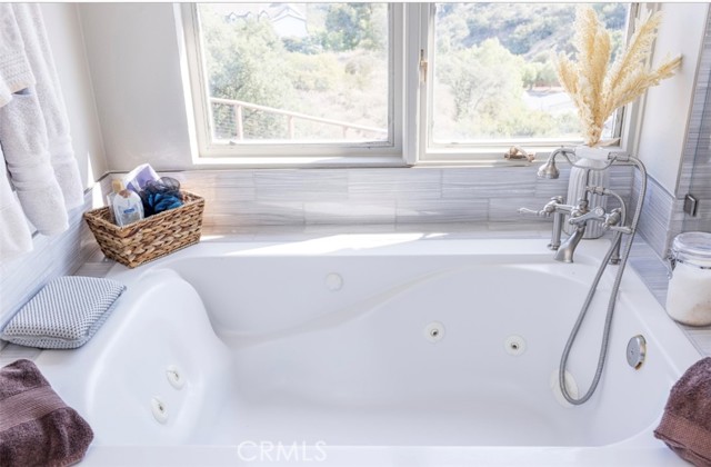 19332 Oakie Doakie, Trabuco Canyon CA: https://media.crmls.org/medias/ba1a9ecc-61a9-4e90-83b1-6f443a257a1e.jpg