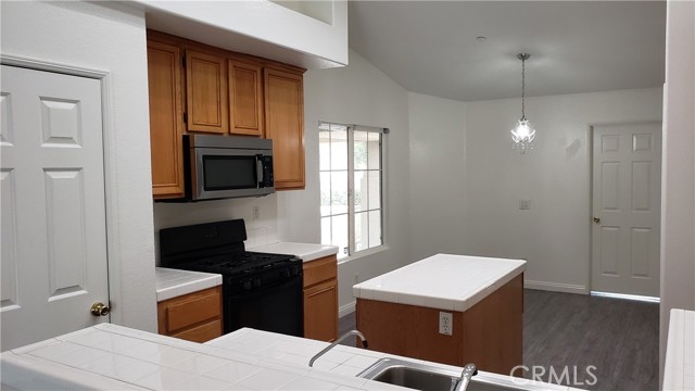 Detail Gallery Image 8 of 27 For 7095 Hope Ct, Fontana,  CA 92336 - 4 Beds | 2 Baths
