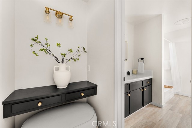 Detail Gallery Image 31 of 75 For 7426 Mulholland Dr, Los Angeles,  CA 90046 - 2 Beds | 2 Baths