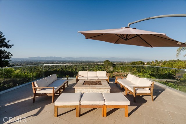 4935 Calvin Avenue, Tarzana CA: https://media.crmls.org/medias/ba1c9ff4-f03e-477d-b5ee-ecc8d7f3b75c.jpg