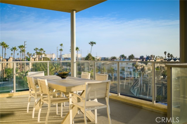 414 Main, Huntington Beach CA: https://media.crmls.org/medias/ba1d3527-963e-4309-91e2-7ea891d8cd8b.jpg