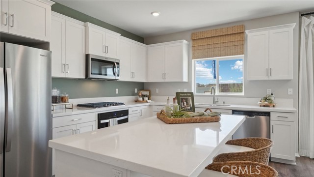 Detail Gallery Image 6 of 23 For 31325 Burflower Dr, Winchester,  CA 92596 - 5 Beds | 3 Baths