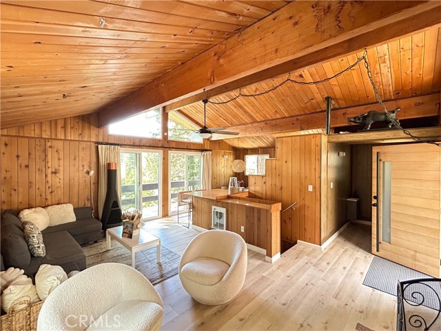 Detail Gallery Image 1 of 31 For 2484 Pine Dr, Running Springs,  CA 92382 - 2 Beds | 1 Baths