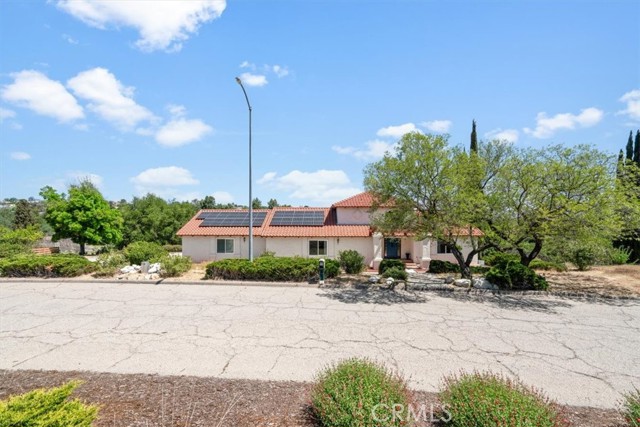 2322 Almond Springs Drive, Paso Robles CA: https://media.crmls.org/medias/ba1f7166-16a4-4f83-9a40-5fa45e4068c8.jpg