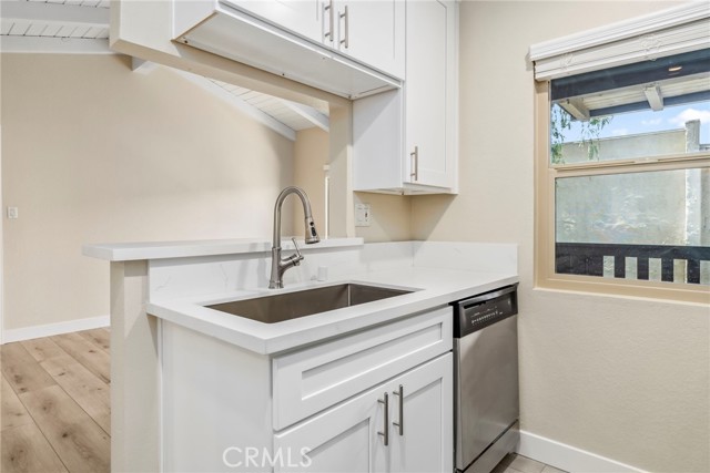 Detail Gallery Image 5 of 26 For 1345 Cabrillo Park Drive #G6,  Santa Ana,  CA 92701 - 1 Beds | 1 Baths