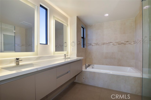 Detail Gallery Image 27 of 53 For 18707 Redwing St, Tarzana,  CA 91356 - 3 Beds | 2/1 Baths