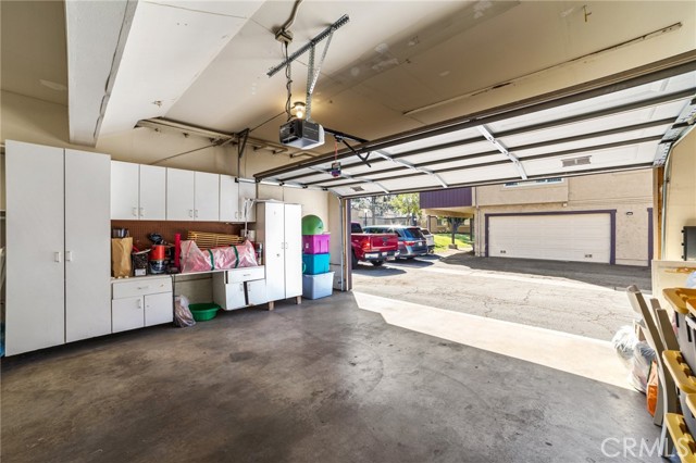 9341 Shadowood Drive, Montclair CA: https://media.crmls.org/medias/ba200472-937c-4c31-85c7-a2a1f4d3cade.jpg