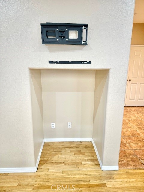 Detail Gallery Image 15 of 58 For 2929 Watermount St, Riverside,  CA 92501 - 3 Beds | 2/1 Baths