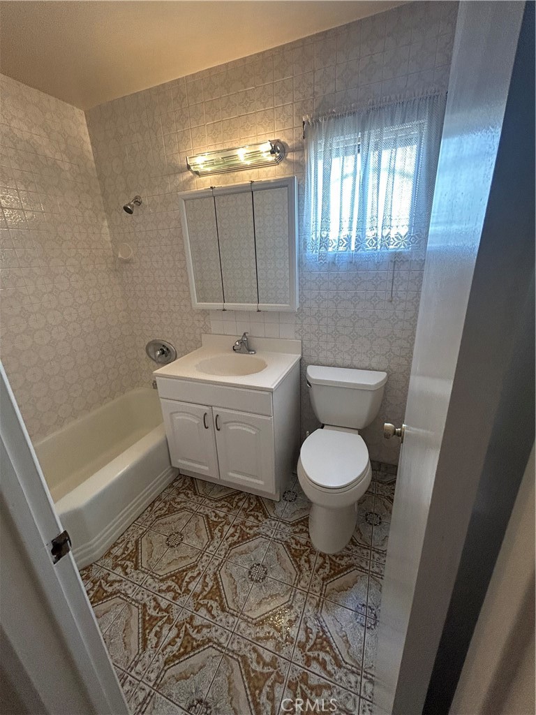 https://media.crmls.org/medias/ba209846-0b0c-46b9-8dec-94f1610d08d9.jpg?preset=X-Large