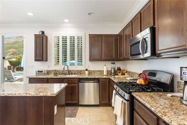 Detail Gallery Image 14 of 45 For 34130 Camelina St, Lake Elsinore,  CA 92532 - 4 Beds | 3 Baths