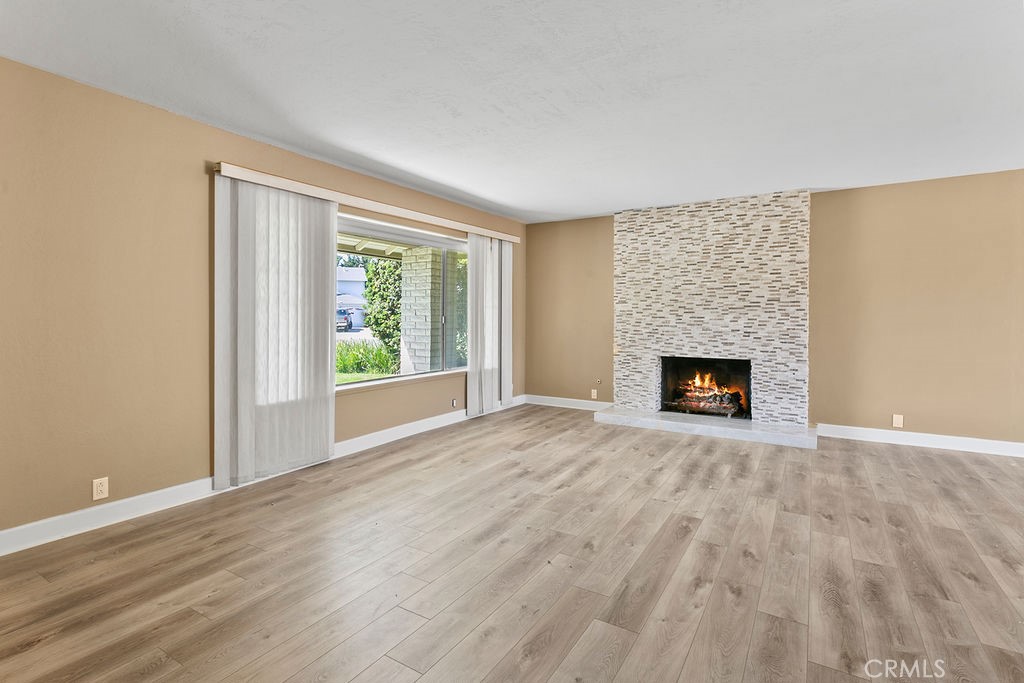 Ba211f73 Df24 4a31 A793 5e387d63e5fa