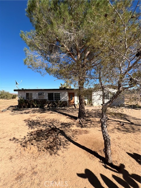 Detail Gallery Image 2 of 14 For 3413 Goleta, Yucca Valley,  CA 92284 - 3 Beds | 1 Baths