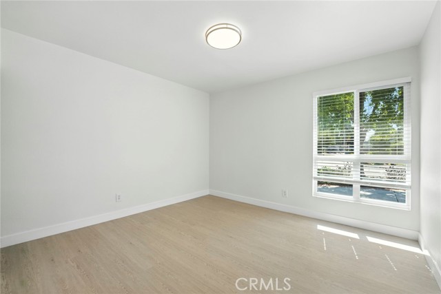25201 Miles Ave, Lake Forest CA: https://media.crmls.org/medias/ba21e8b0-5725-43c0-ae61-37f7979e0299.jpg