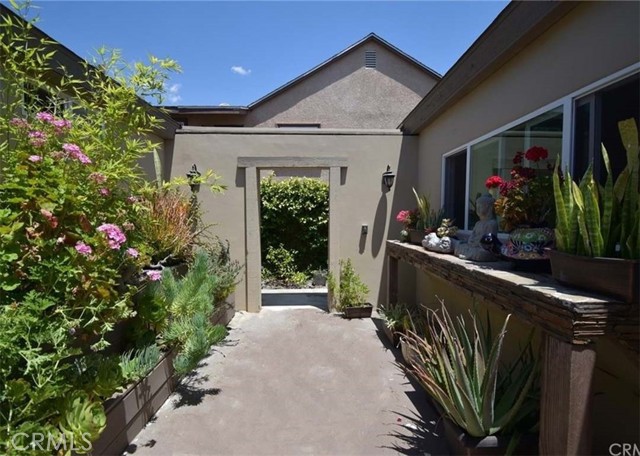 24272 Lysanda Drive, Mission Viejo CA: https://media.crmls.org/medias/ba220557-9057-479f-b3e9-f4fed08e718f.jpg