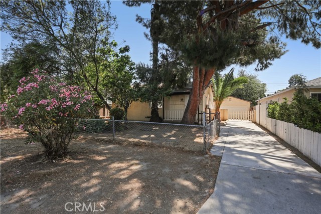 Detail Gallery Image 1 of 23 For 5940 Cedros Ave, Van Nuys,  CA 91411 - 2 Beds | 1 Baths