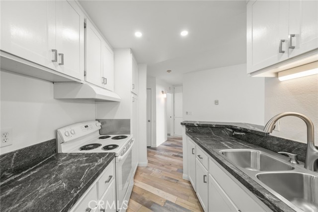 Detail Gallery Image 16 of 32 For 650 the Village #106,  Redondo Beach,  CA 90277 - 1 Beds | 1 Baths