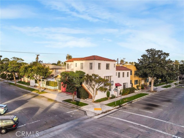 102 Bonito Avenue, Long Beach CA: https://media.crmls.org/medias/ba235ea1-edad-4e21-b413-aa9d1c94fff5.jpg