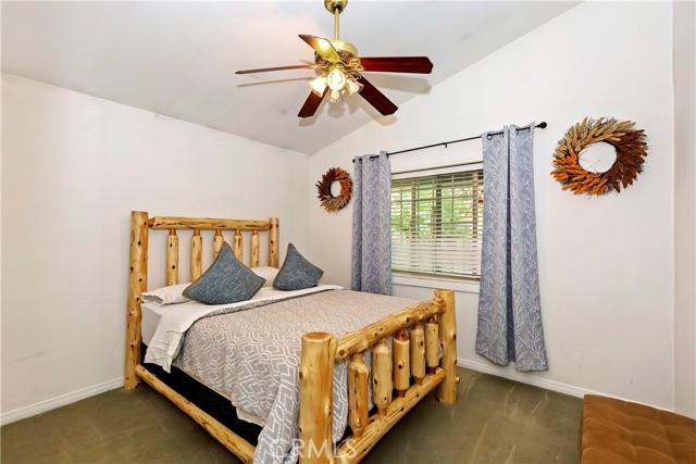 Detail Gallery Image 13 of 25 For 329 E Sherwood Bld, Big Bear City,  CA 92314 - 3 Beds | 2 Baths