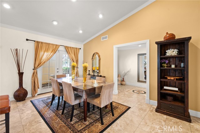 6045 Sausalito Avenue, Woodland Hills CA: https://media.crmls.org/medias/ba253192-c21c-44ba-9491-e54dbf7ea554.jpg