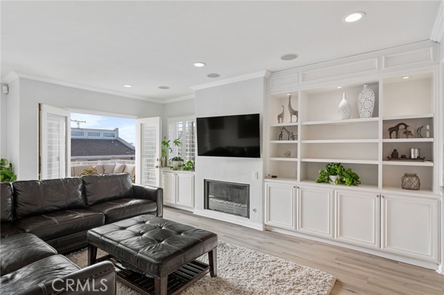 202 Lucia Avenue, Redondo Beach, California 90277, 5 Bedrooms Bedrooms, ,3 BathroomsBathrooms,Residential,Sold,Lucia,SB21191520