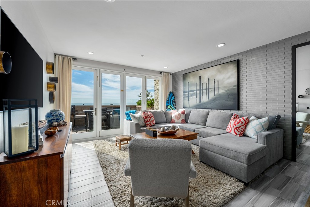 700 The Strand - photo 10