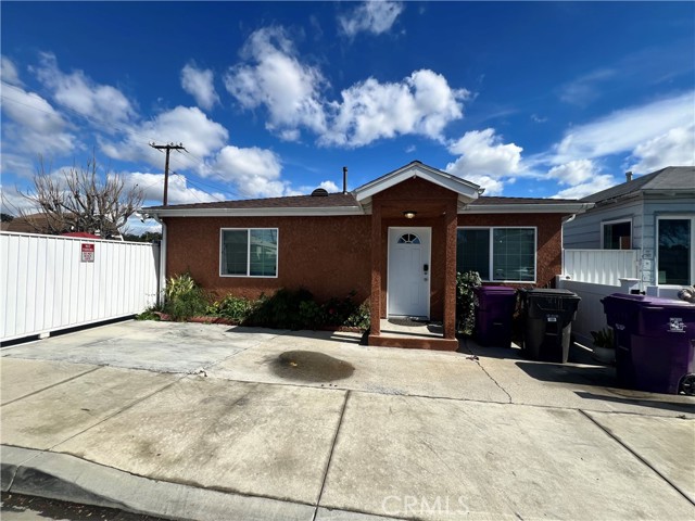 Front Image Thumbnail for CRDW26011545