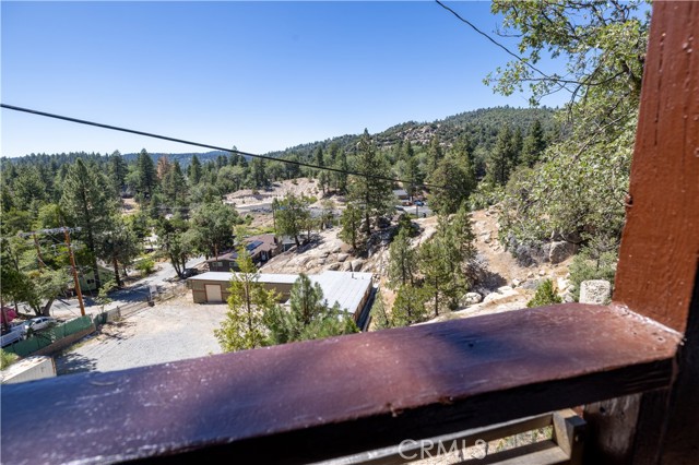 2476 Elko Drive, Running Springs CA: https://media.crmls.org/medias/ba26636c-4c63-4321-8233-a3e2f098da72.jpg