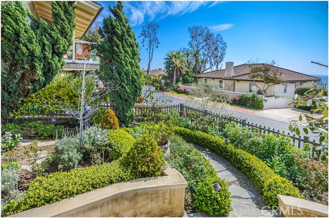 Detail Gallery Image 11 of 75 For 3 N Stonington Rd, Laguna Beach,  CA 92651 - 3 Beds | 2/1 Baths