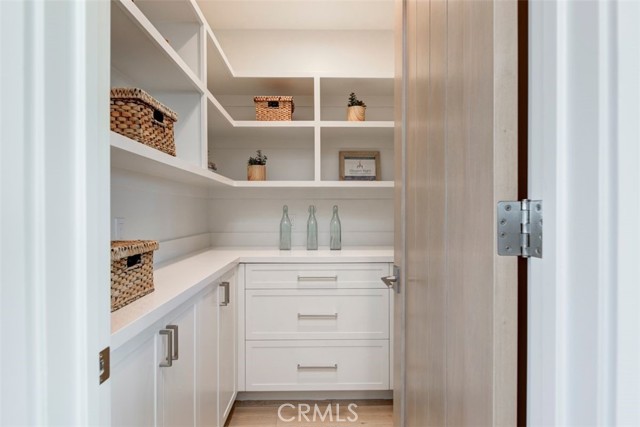 Walk-in Pantry