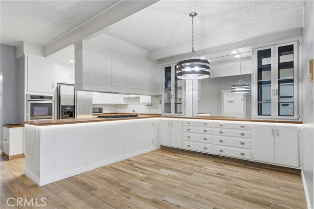 Detail Gallery Image 2 of 33 For 3800 Stockdale #2,  Bakersfield,  CA 93309 - 2 Beds | 1 Baths