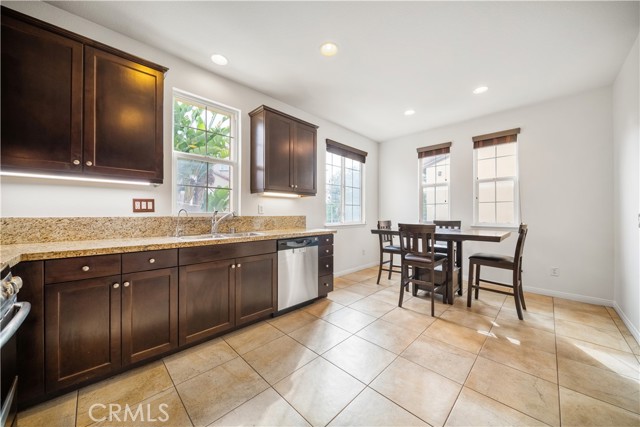 Detail Gallery Image 11 of 48 For 208 W Cork Tree, Orange,  CA 92865 - 3 Beds | 2/1 Baths