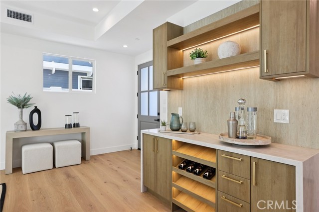 Detail Gallery Image 7 of 50 For 1914 Belmont Ln #B,  Redondo Beach,  CA 90278 - 4 Beds | 3/1 Baths