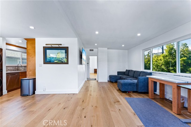 400 17th Street, Manhattan Beach, California 90266, 4 Bedrooms Bedrooms, ,2 BathroomsBathrooms,Residential,For Sale,17th,PW24197344