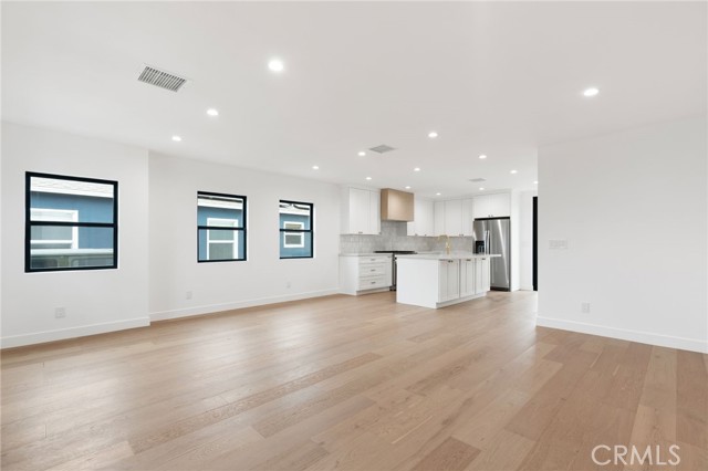 8334 Winsford Avenue, Los Angeles CA: https://media.crmls.org/medias/ba296b0d-9f63-43fe-b6b7-96f48a00a8ed.jpg