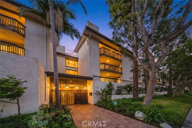 Detail Gallery Image 2 of 55 For 8601 Falmouth Ave #412,  Playa Del Rey,  CA 90293 - 2 Beds | 2 Baths